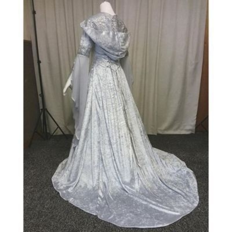 فستان زفاف بتصميم مستوحى من ال - مراجعة Wedding Dress وسعره